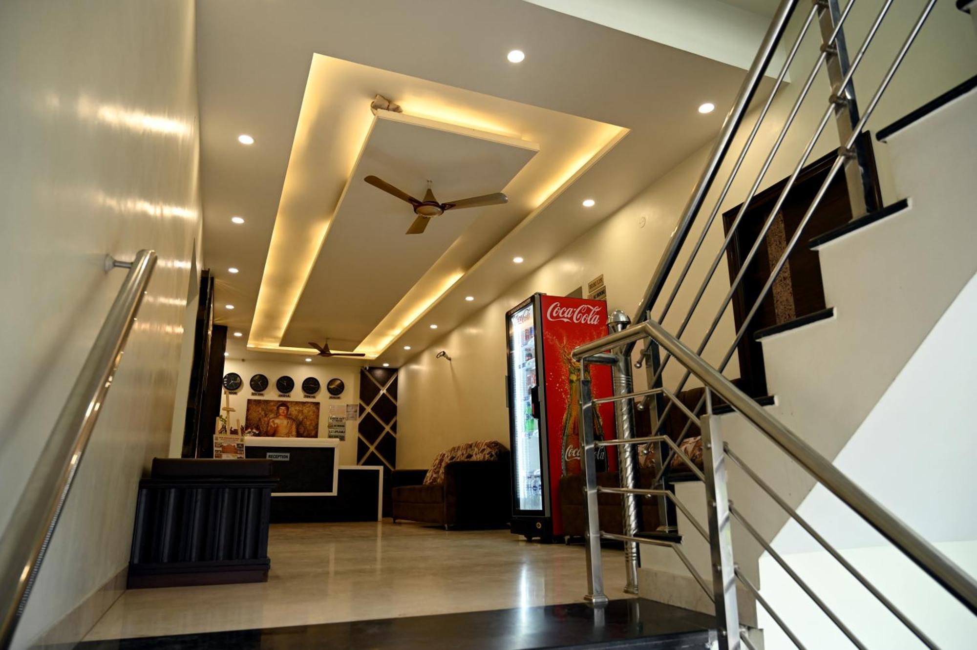 Hotel Pulse Inn Near Railway Station Jaipur Exteriör bild