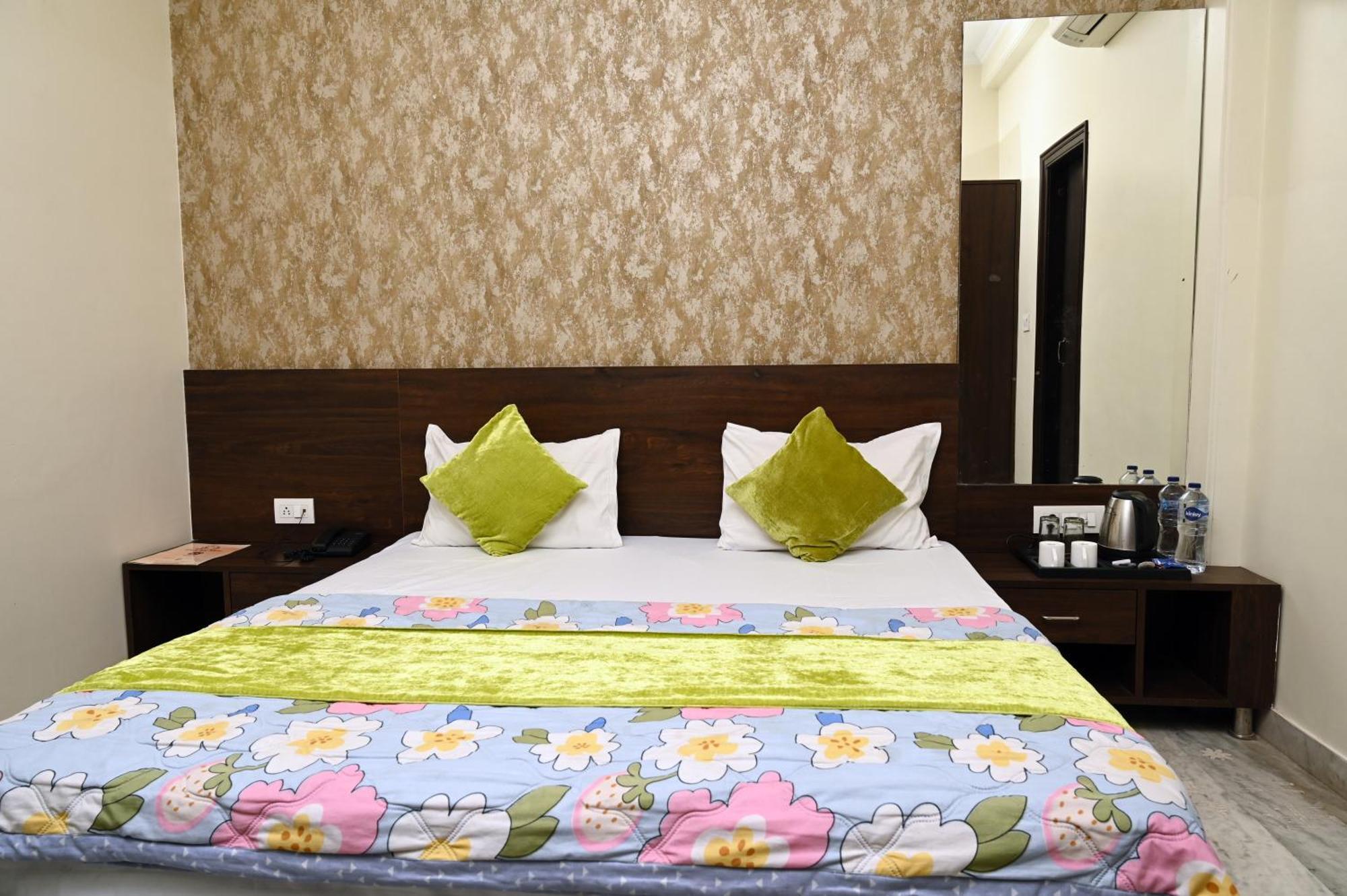 Hotel Pulse Inn Near Railway Station Jaipur Exteriör bild
