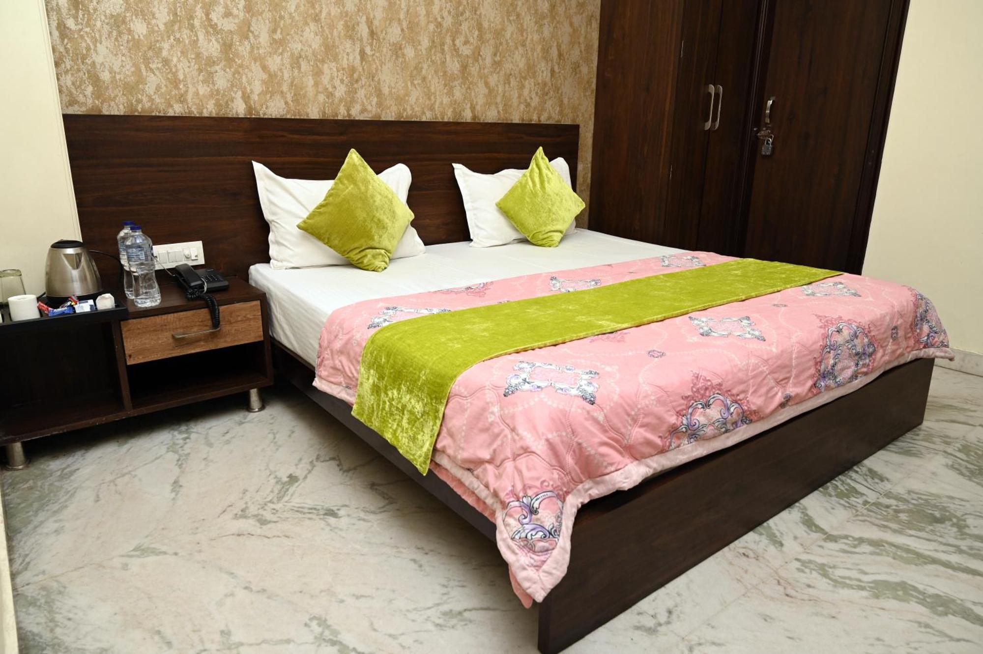 Hotel Pulse Inn Near Railway Station Jaipur Exteriör bild