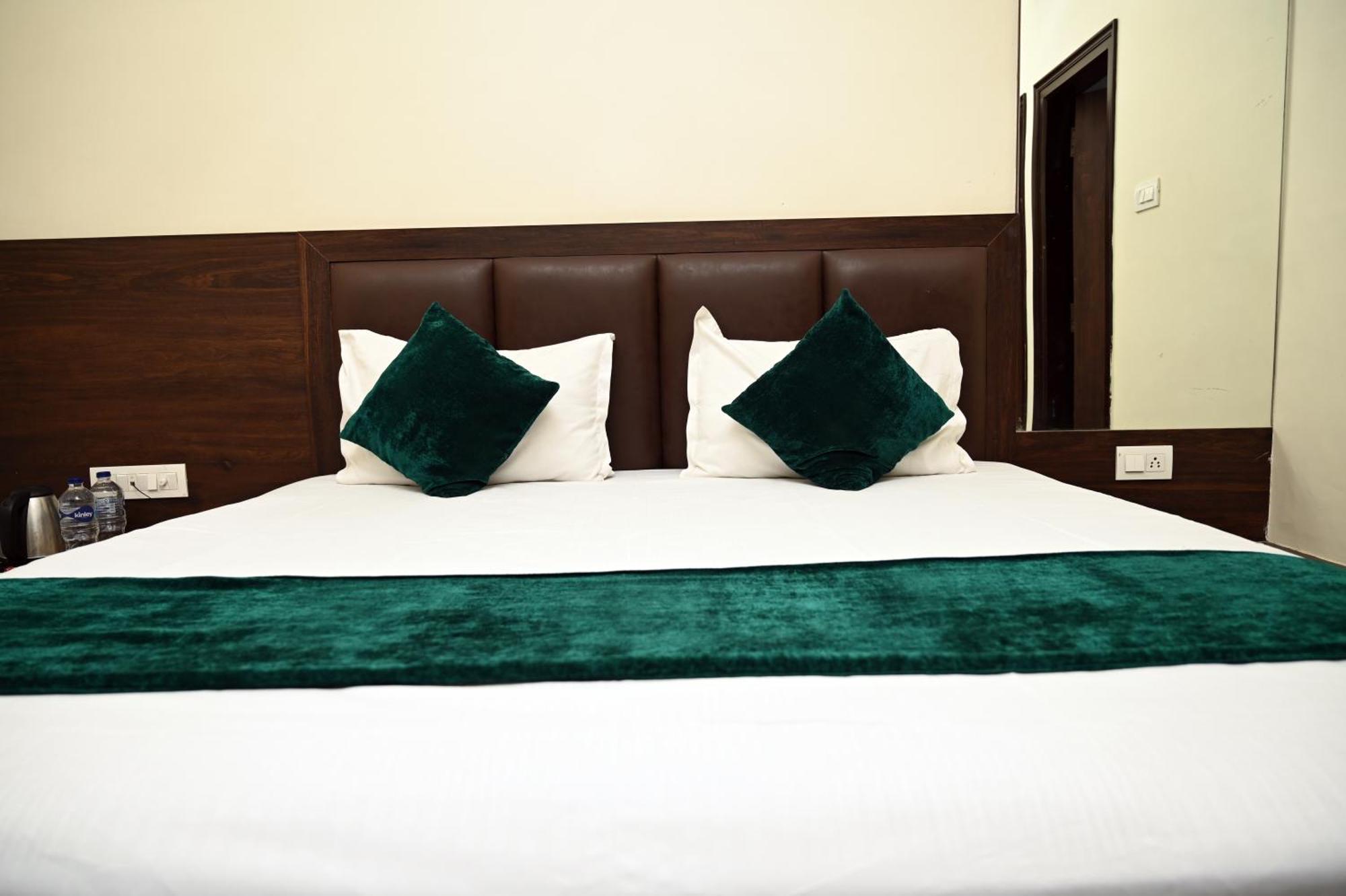 Hotel Pulse Inn Near Railway Station Jaipur Exteriör bild